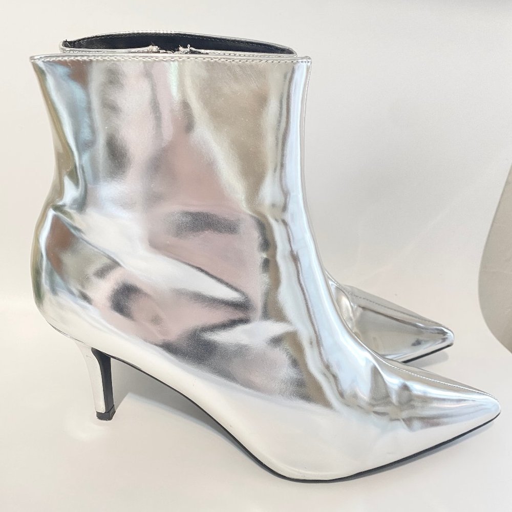 Bamboo Prevail Silver Womens Pointy Toe Zipper Ankle Booties Boots Patent 9